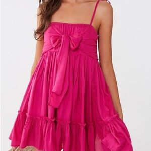 *NWT* Junior Women’s Pink Fuchsia Flowy Dress (M)